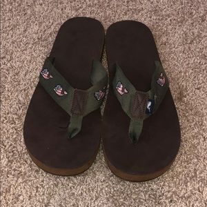 MENS vineyard vine flip flop